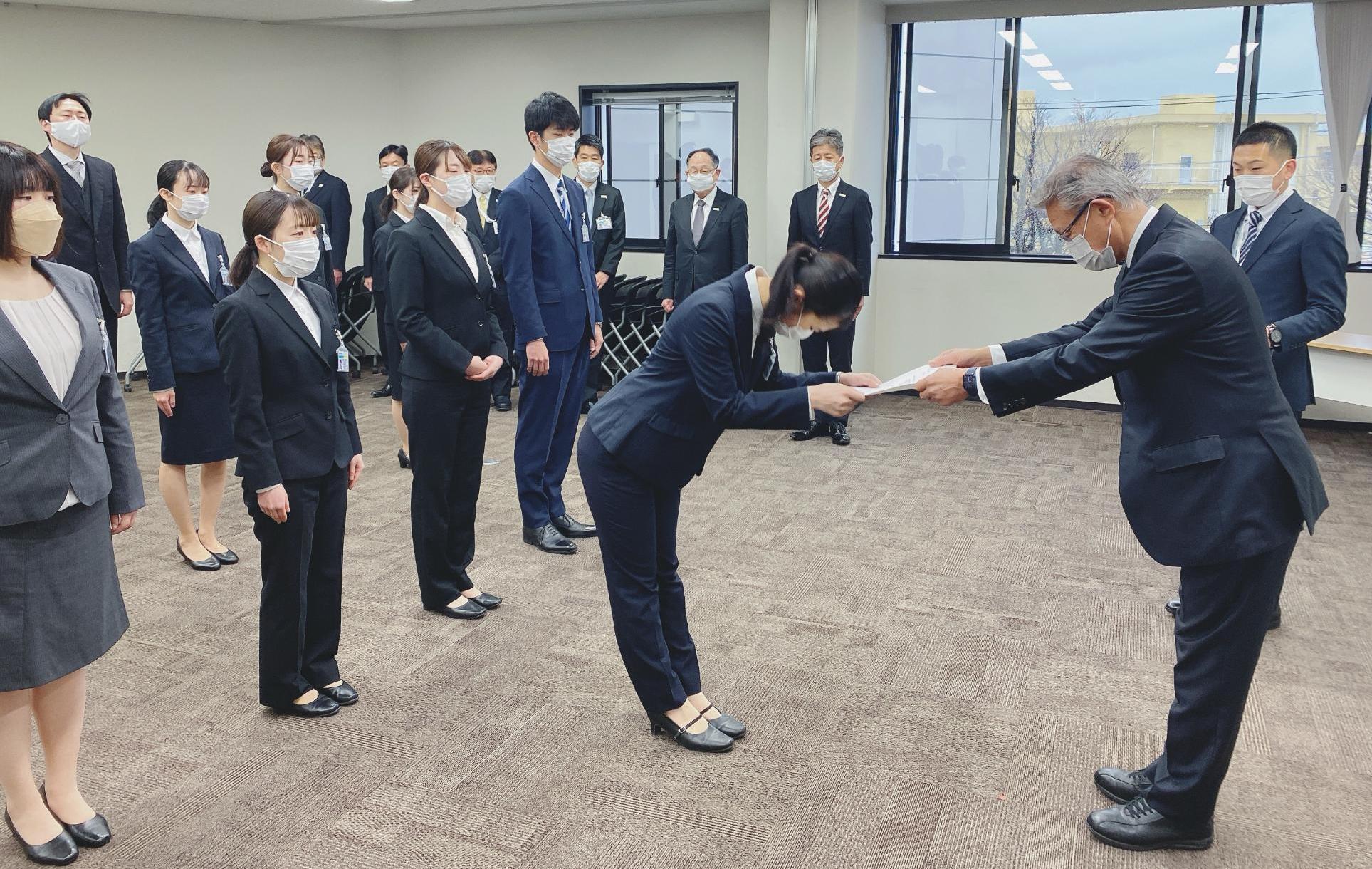 新採職員辞令交付