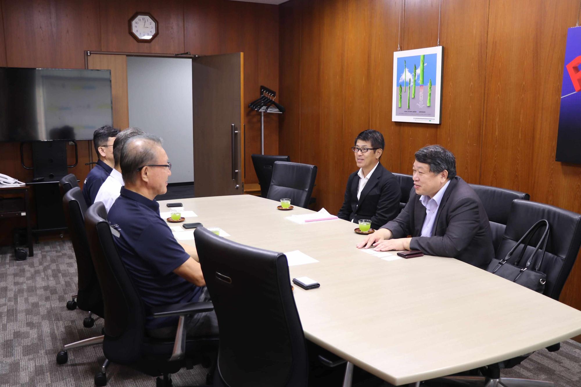 静岡新聞社来庁