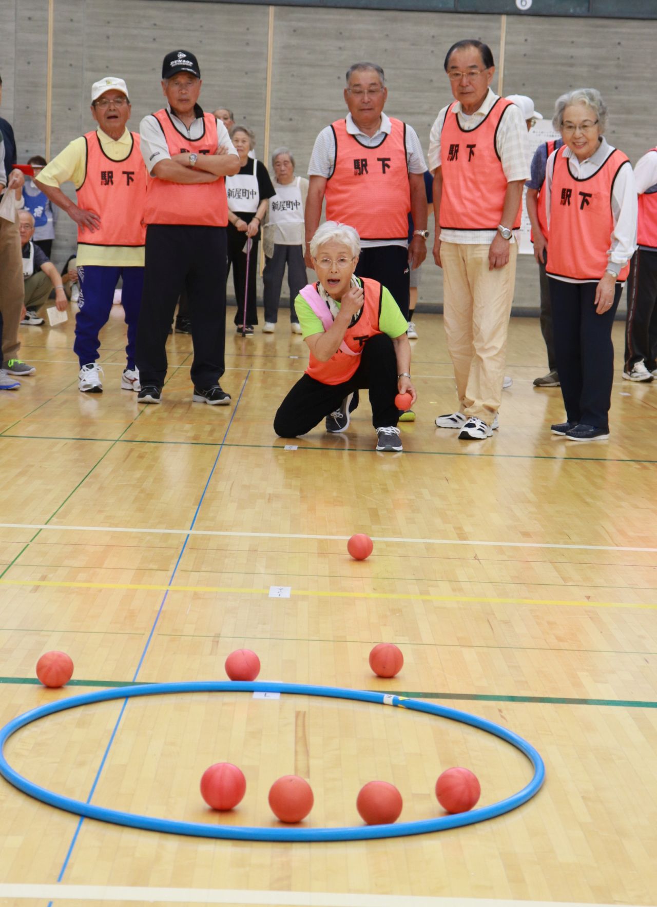 スポーツ大会を楽しむシニアクラブ会員