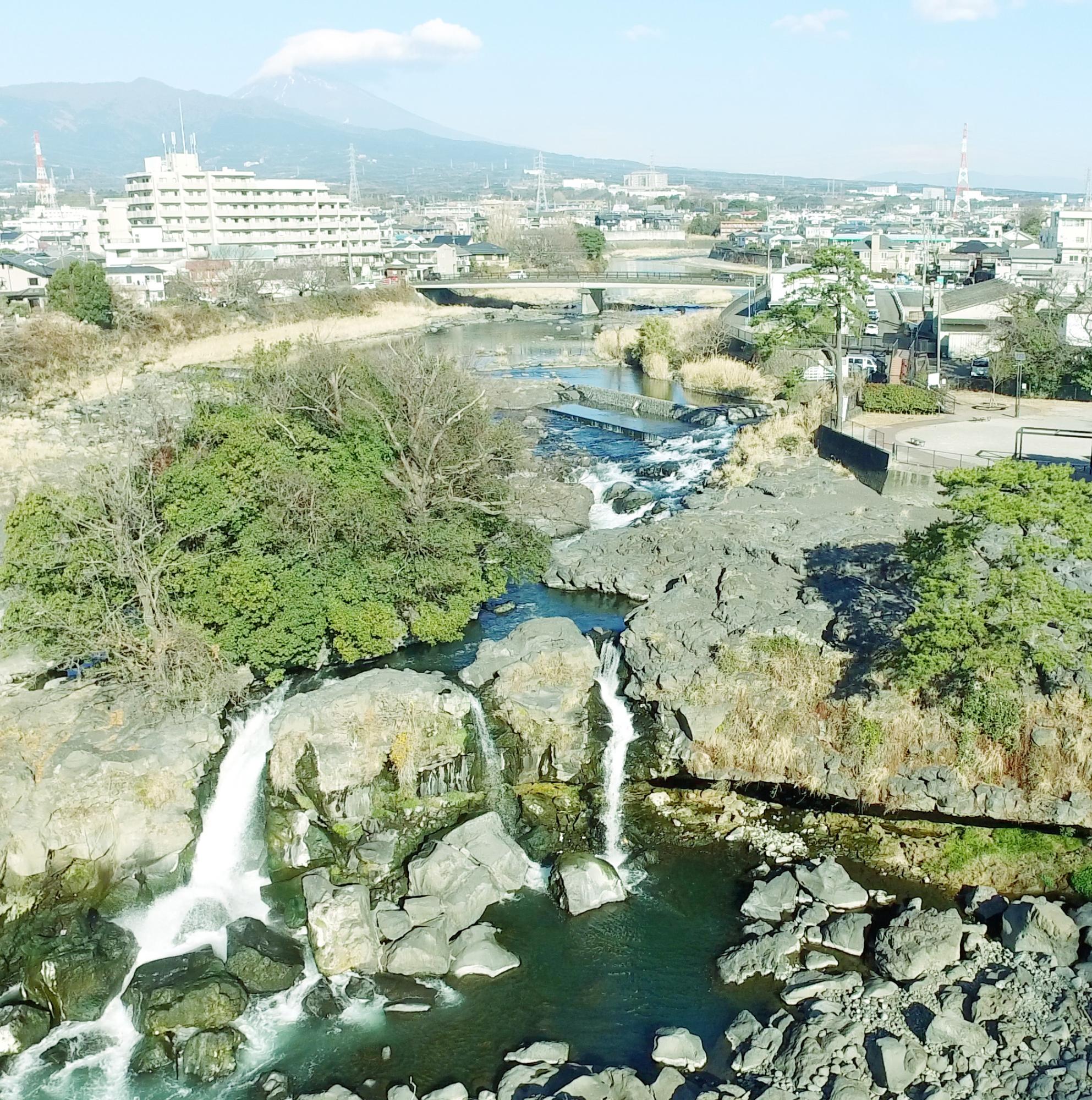 空からの鮎壺の滝