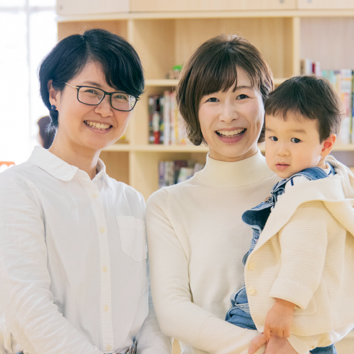 金井さんと子どもを抱っこする羽生田さん